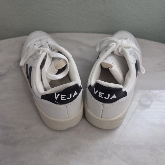 Veja White and Black Lace Up Sneakers - Picture 3 of 7